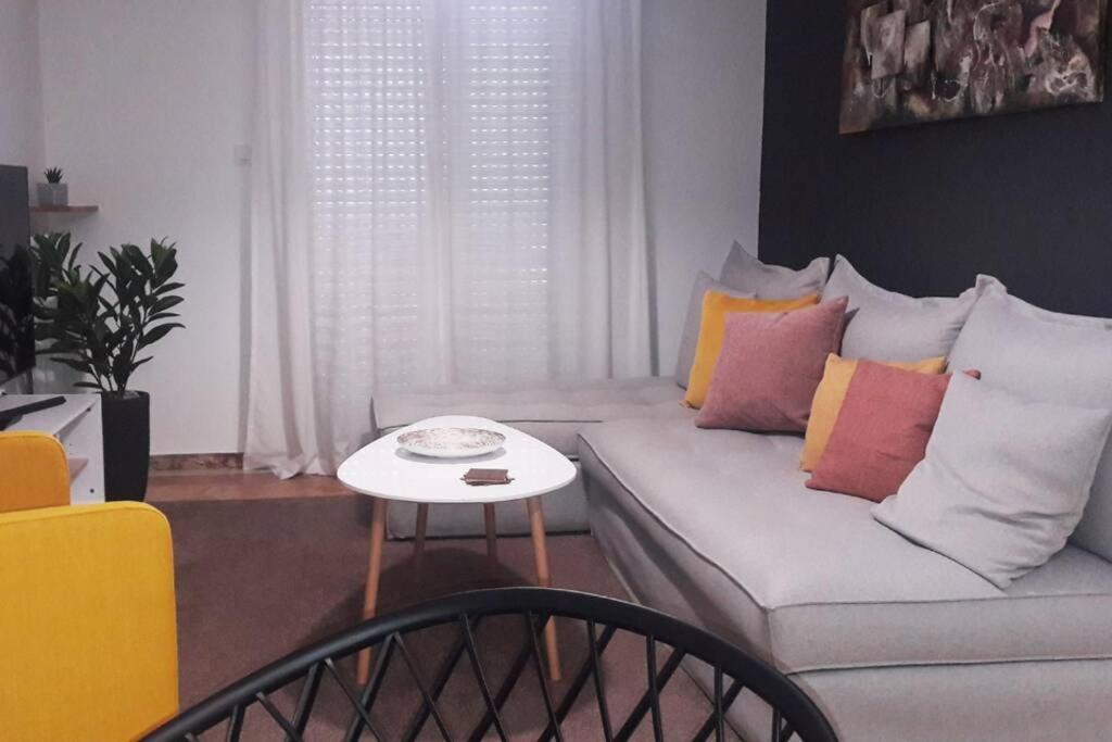 Elegant & Charming Apt. In The Hilton Area Apartamento Atenas Exterior foto