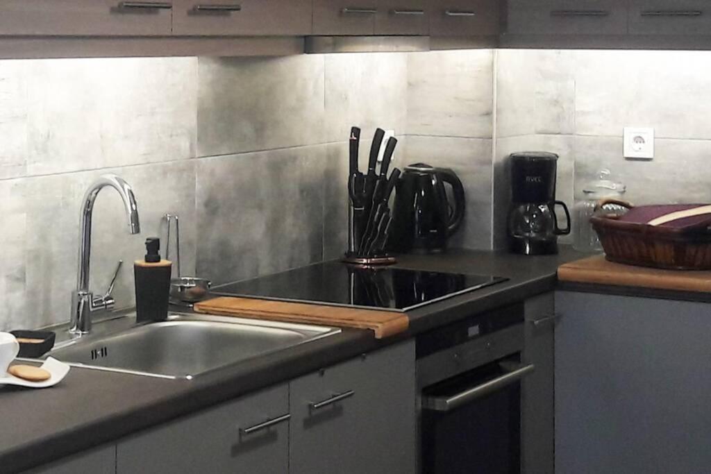 Elegant & Charming Apt. In The Hilton Area Apartamento Atenas Exterior foto