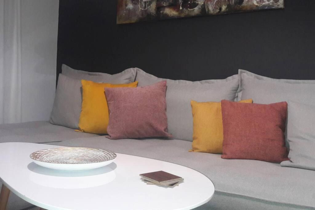 Elegant & Charming Apt. In The Hilton Area Apartamento Atenas Exterior foto
