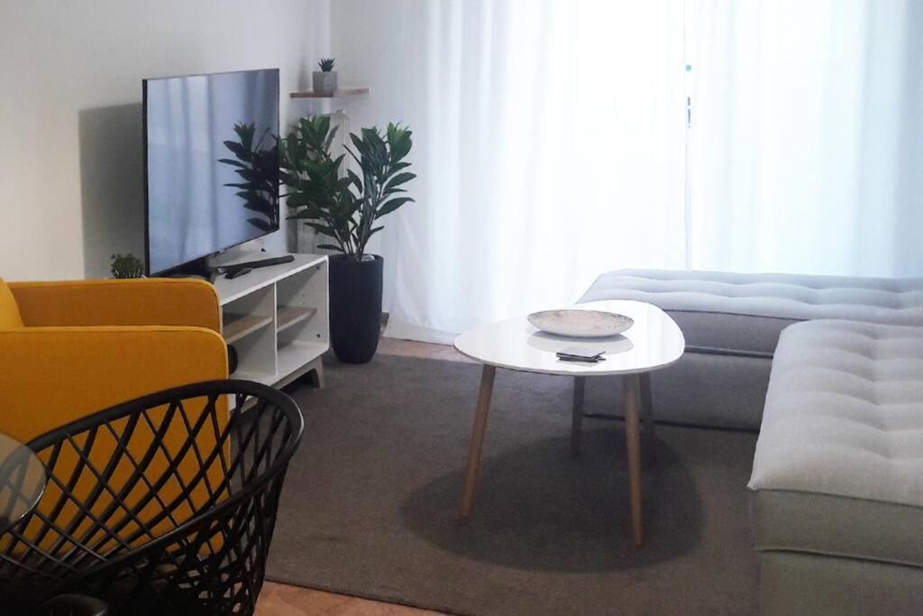 Elegant & Charming Apt. In The Hilton Area Apartamento Atenas Exterior foto